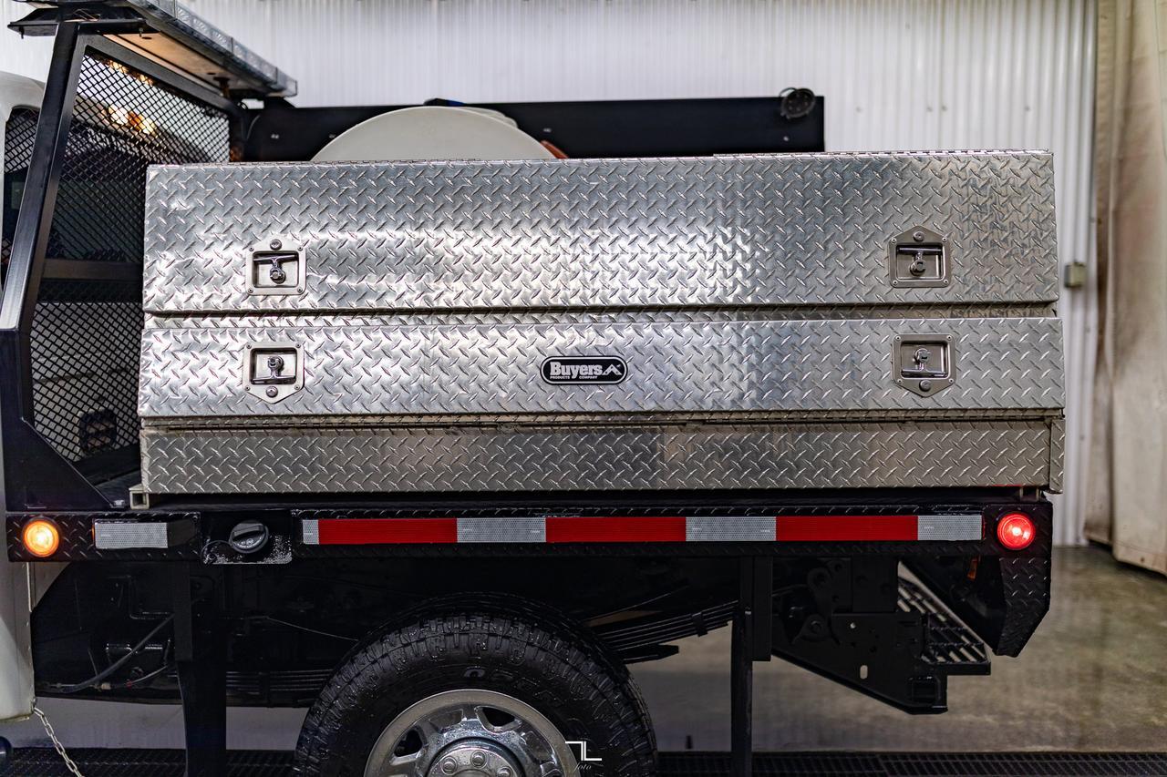 2009 Ford F-250 4x4 Crew Cab XLT Wild Fire Truck Red Deer AB