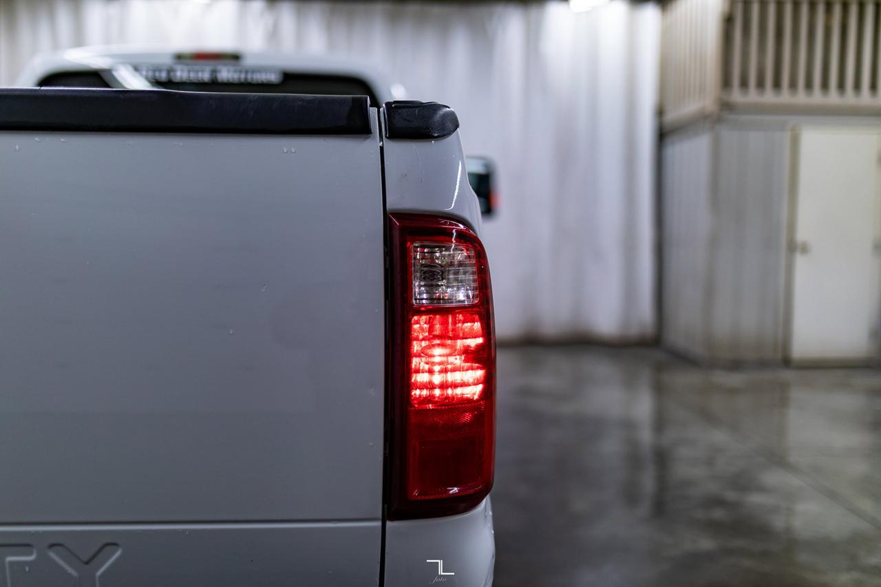 2009 Ford F-250 4x4 Reg Cab XL Longbox Red Deer AB