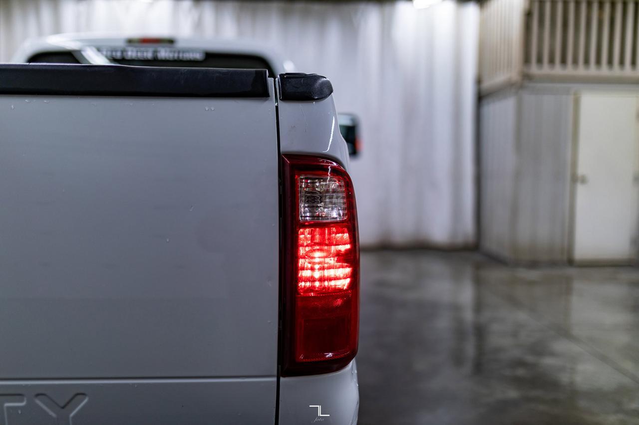 2009 Ford F-250 4x4 Reg Cab XL Longbox Red Deer AB