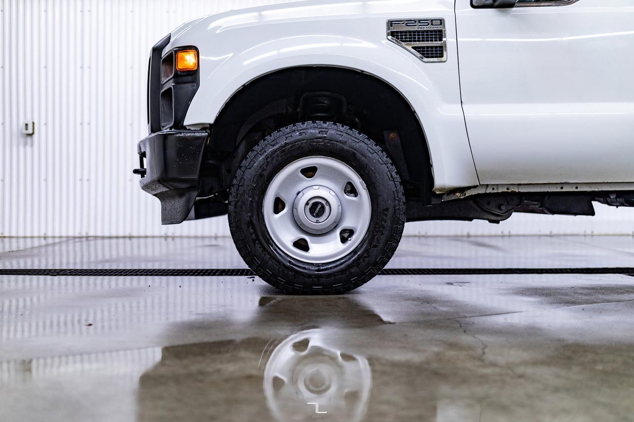 2009 Ford F-250 4x4 Reg Cab XL Longbox Red Deer AB