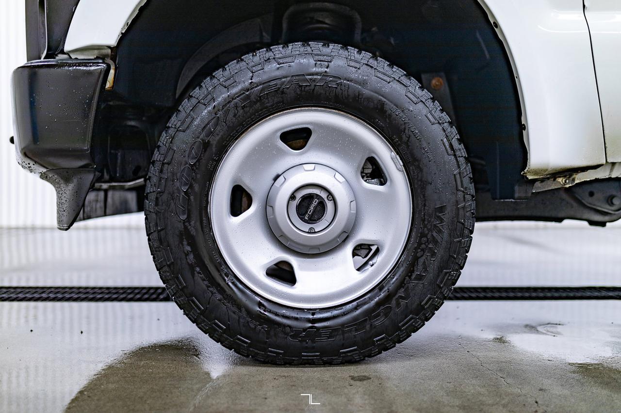 2009 Ford F-250 4x4 Reg Cab XL Longbox Red Deer AB