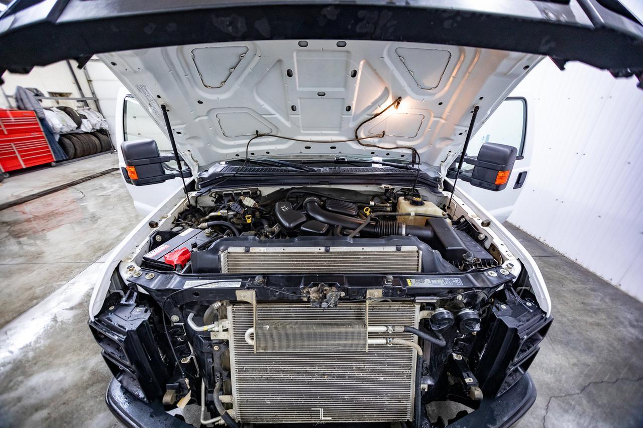 2009 Ford F-250 4x4 Reg Cab XL Longbox Red Deer AB