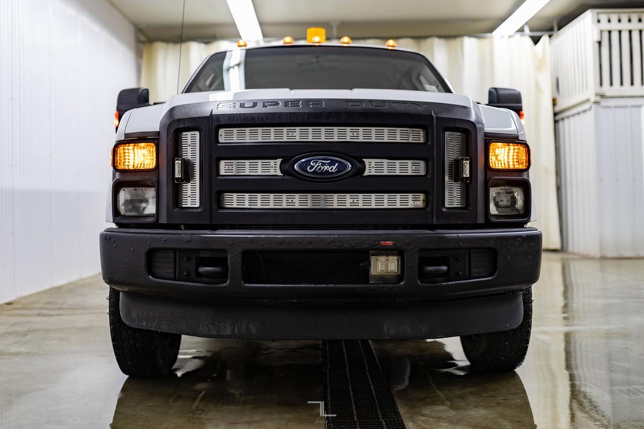 2009 Ford F-350 4x4 Super Cab XL Service Box Power Gate Red Deer AB