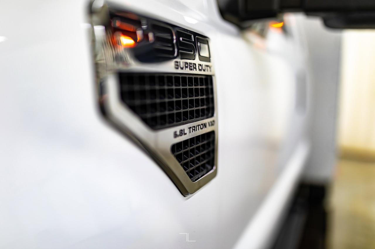 2009 Ford F-350 4x4 Super Cab XL Service Box Power Gate Red Deer AB