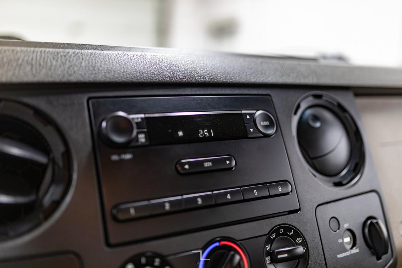 2009 Ford F-350 4x4 Super Cab XL Service Box Power Gate Red Deer AB