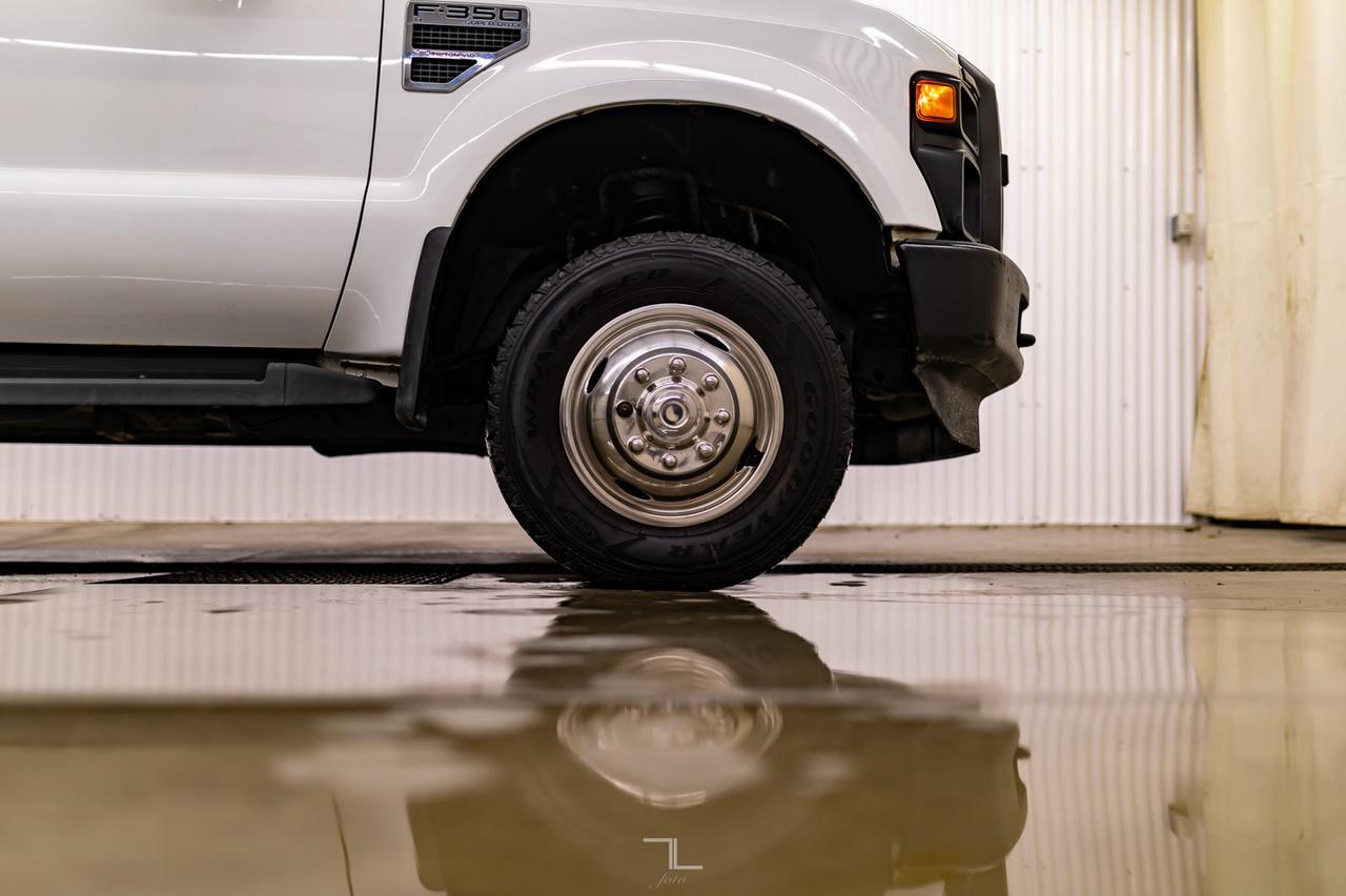 2009 Ford F-350 4x4 Super Cab XL Service Box Power Gate Red Deer AB