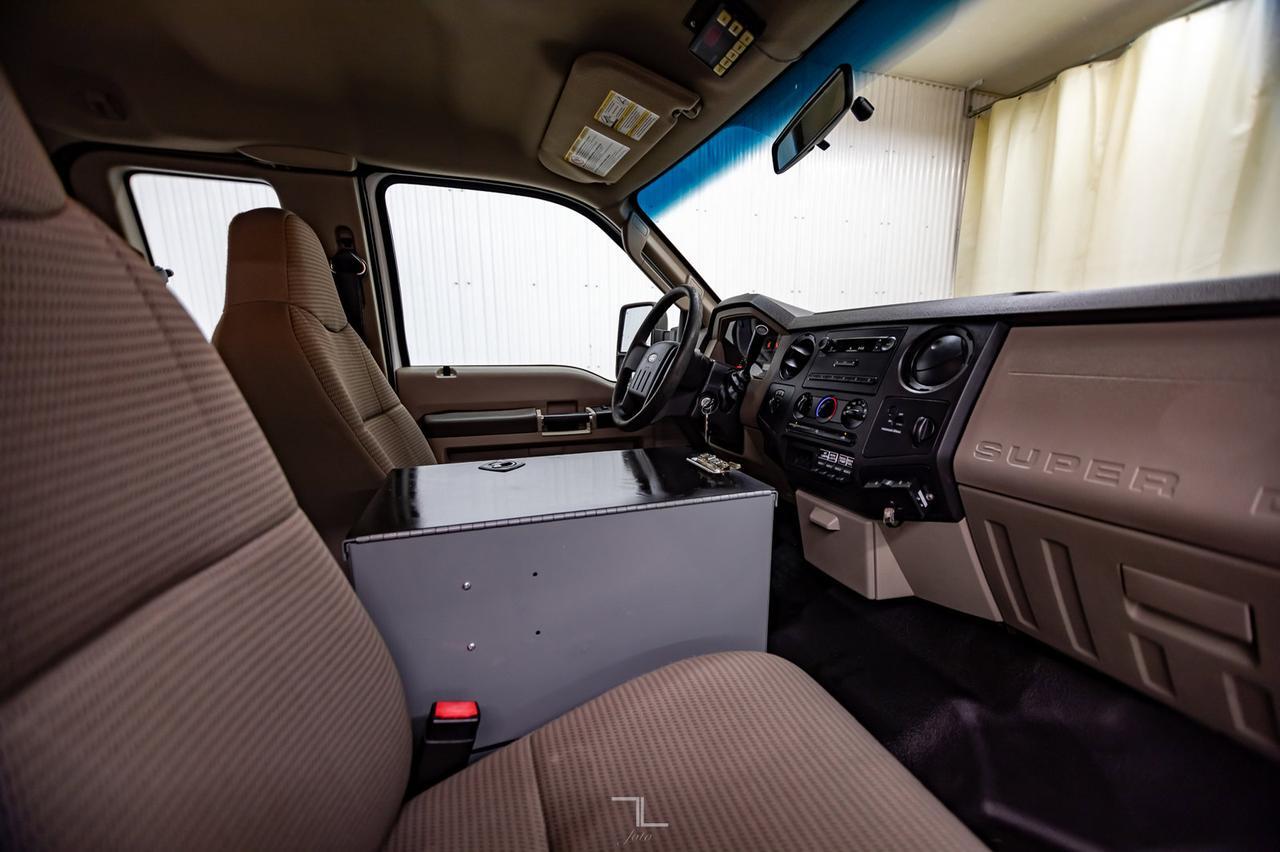 2009 Ford F-350 4x4 Super Cab XL Service Box Power Gate Red Deer AB