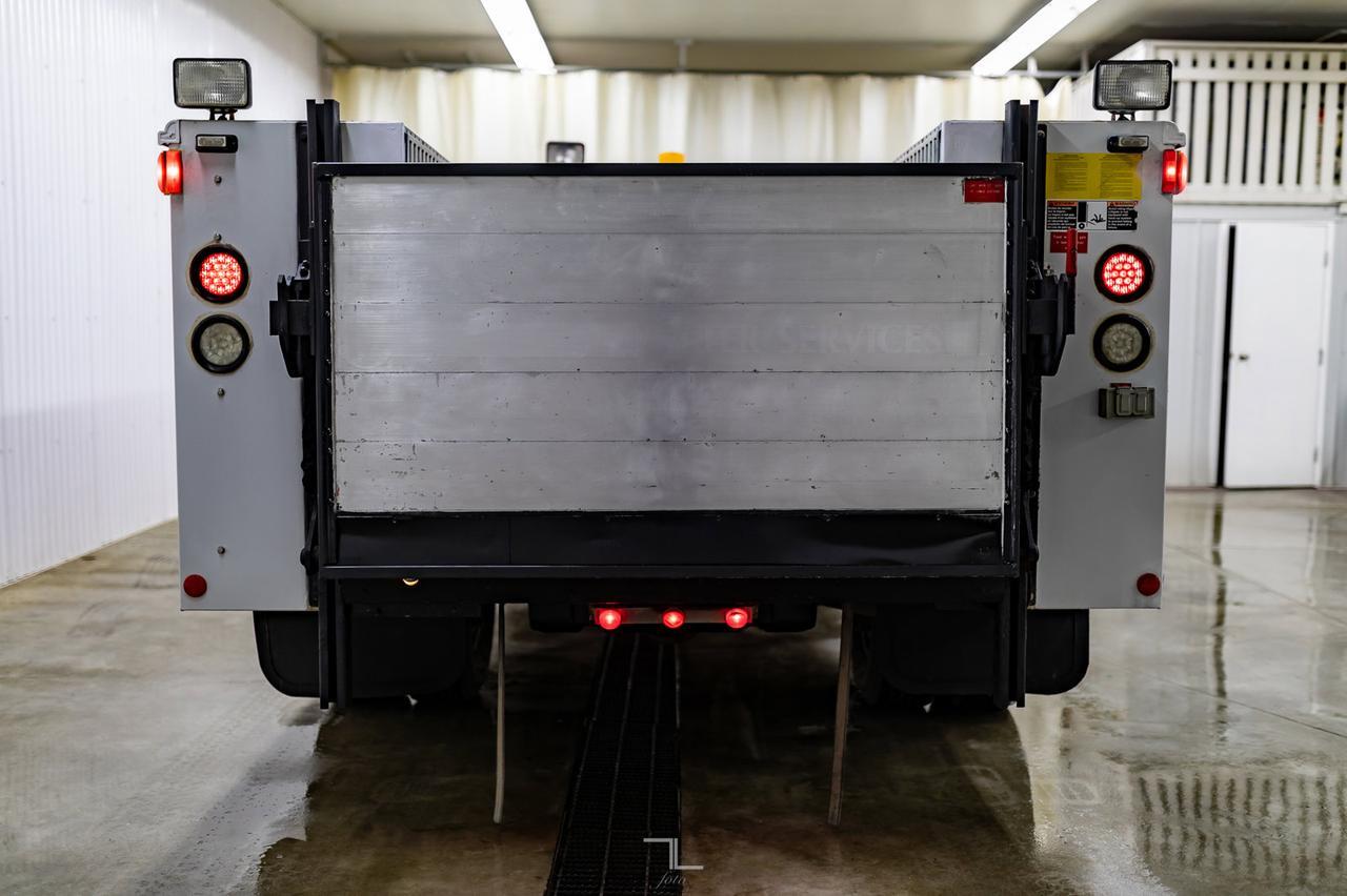 2009 Ford F-350 4x4 Super Cab XL Service Box Power Gate Red Deer AB