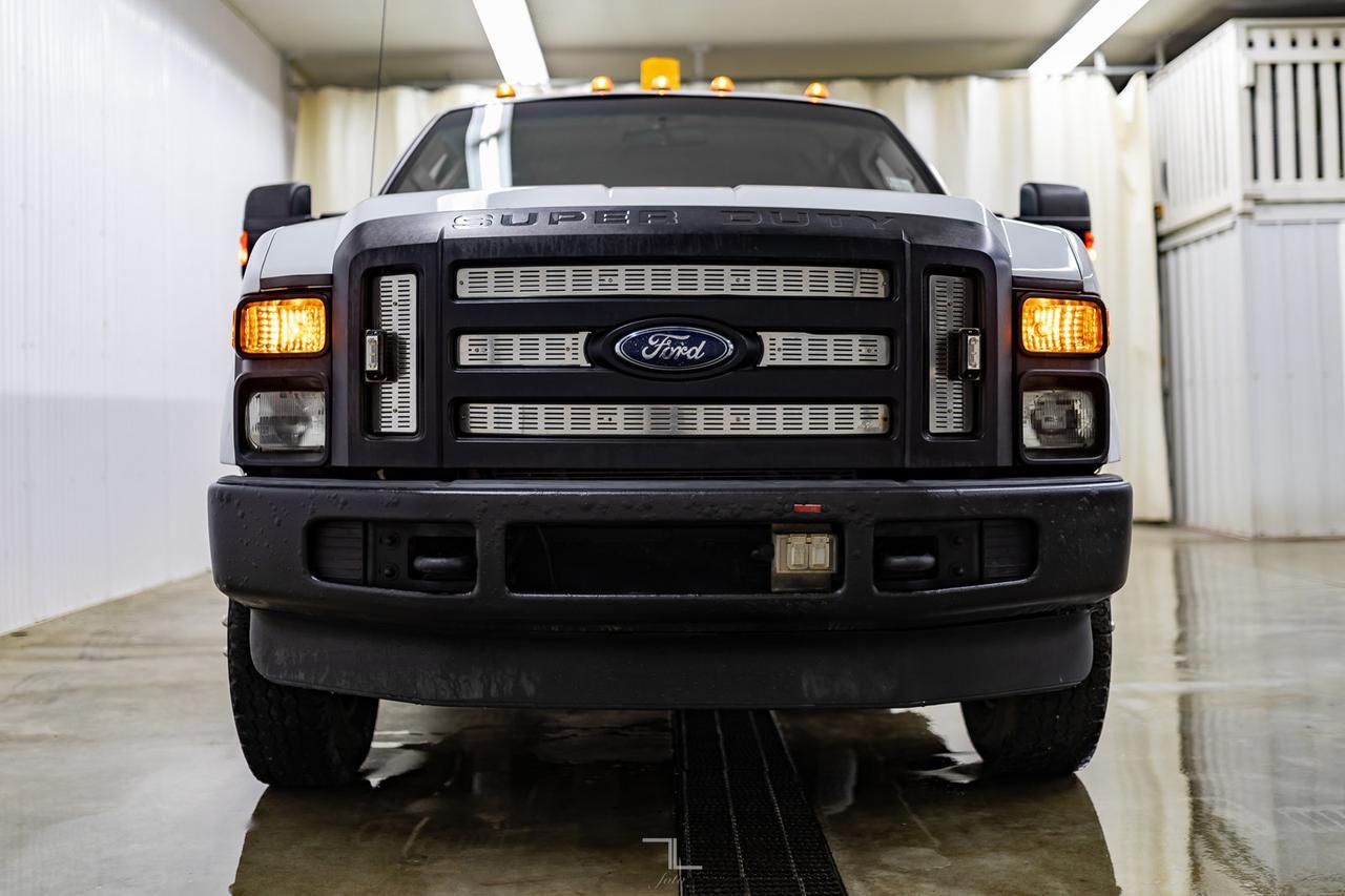 2009 Ford F-350 4x4 Super Cab XL Service Box Power Gate Red Deer AB