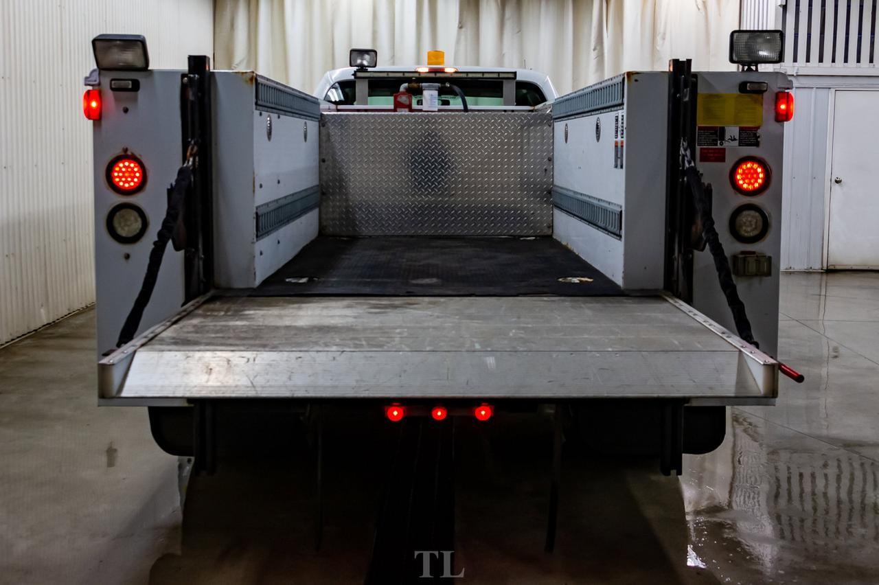 2009 Ford F-350 4x4 Super Cab XL Service Box Power Gate Red Deer AB