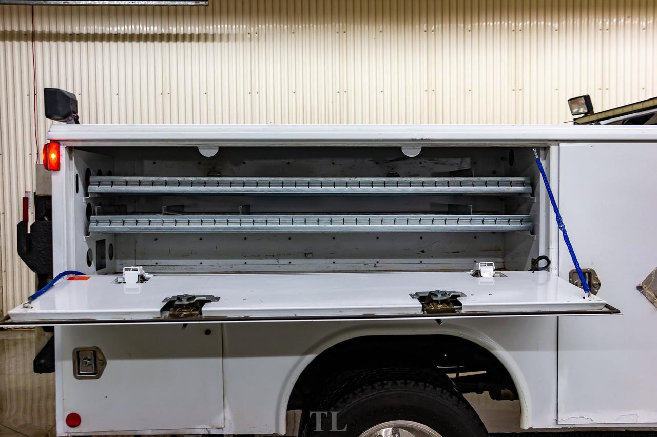 2009 Ford F-350 4x4 Super Cab XL Service Box Power Gate Red Deer AB