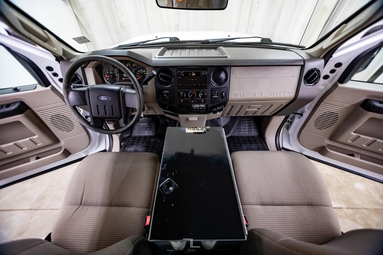 2009 Ford F-350 4x4 Super Cab XL Service Box Power Gate Red Deer AB