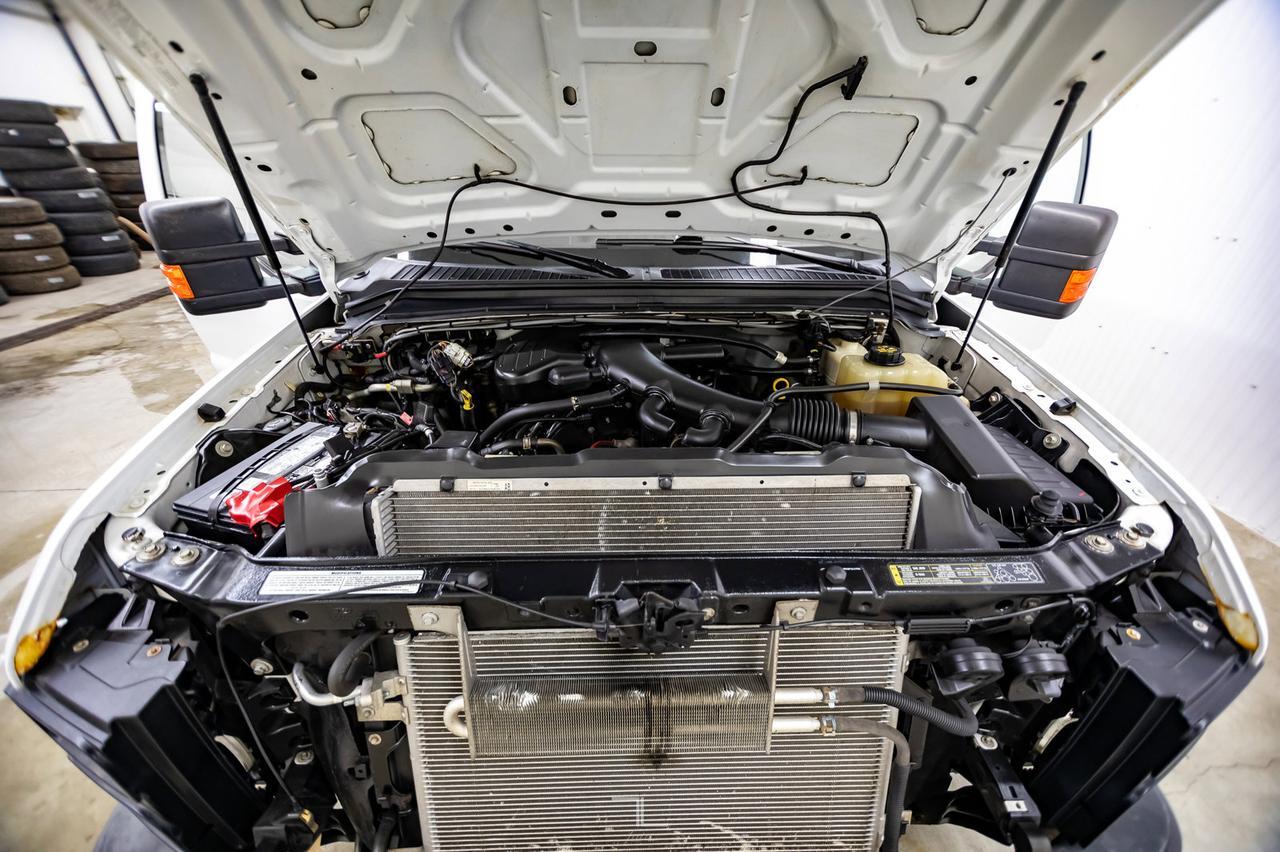 2009 Ford F-350 4x4 Super Cab XL Service Box Power Gate Red Deer AB