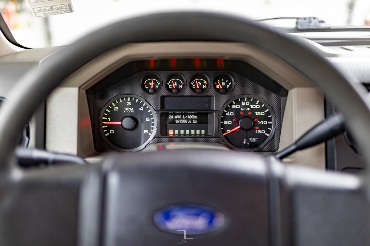 2009 Ford F-350 4x4 Super Cab XL Service Box Power Gate Red Deer AB