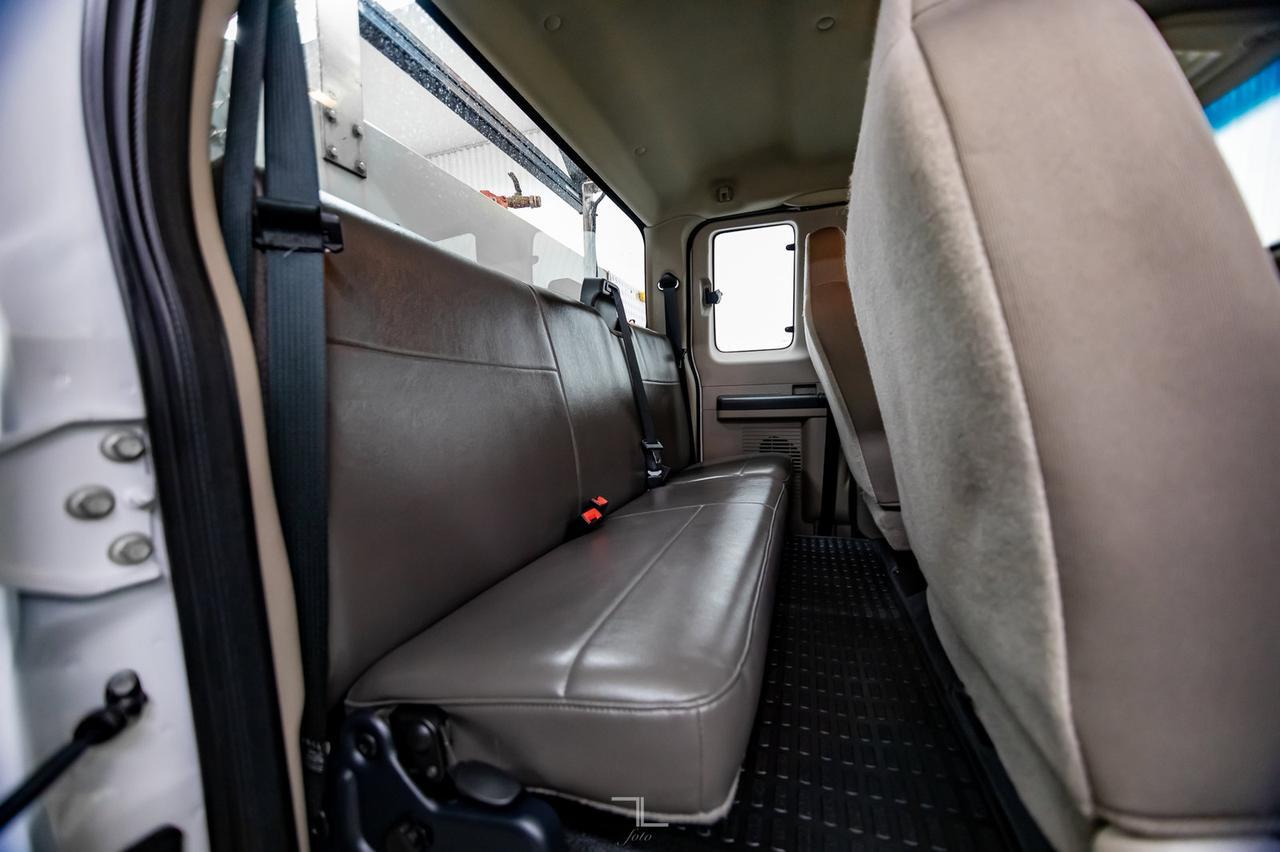 2009 Ford F-350 4x4 Super Cab XL Service Box Power Gate Red Deer AB