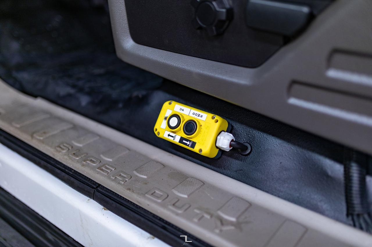 2009 Ford F-550 4x2 Crew Cab XL Dump Box Red Deer AB