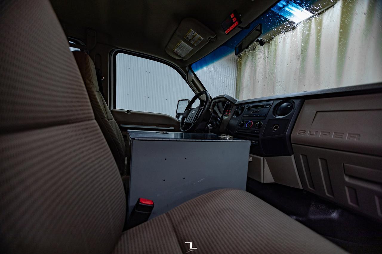 2009 Ford F-550 4x2 Crew Cab XLT Dump Box Red Deer AB