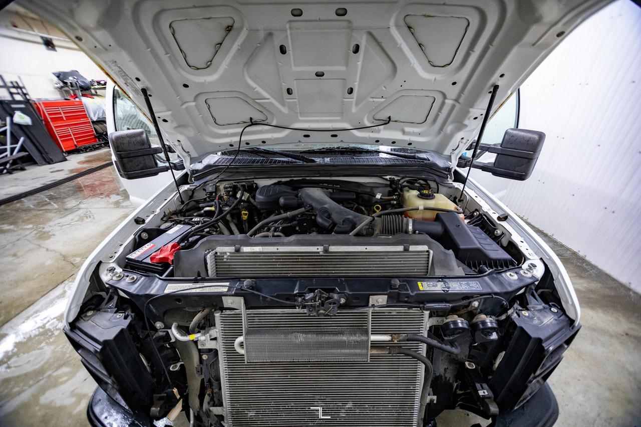 2009 Ford F-550 4x2 Crew Cab XLT Dump Box Red Deer AB