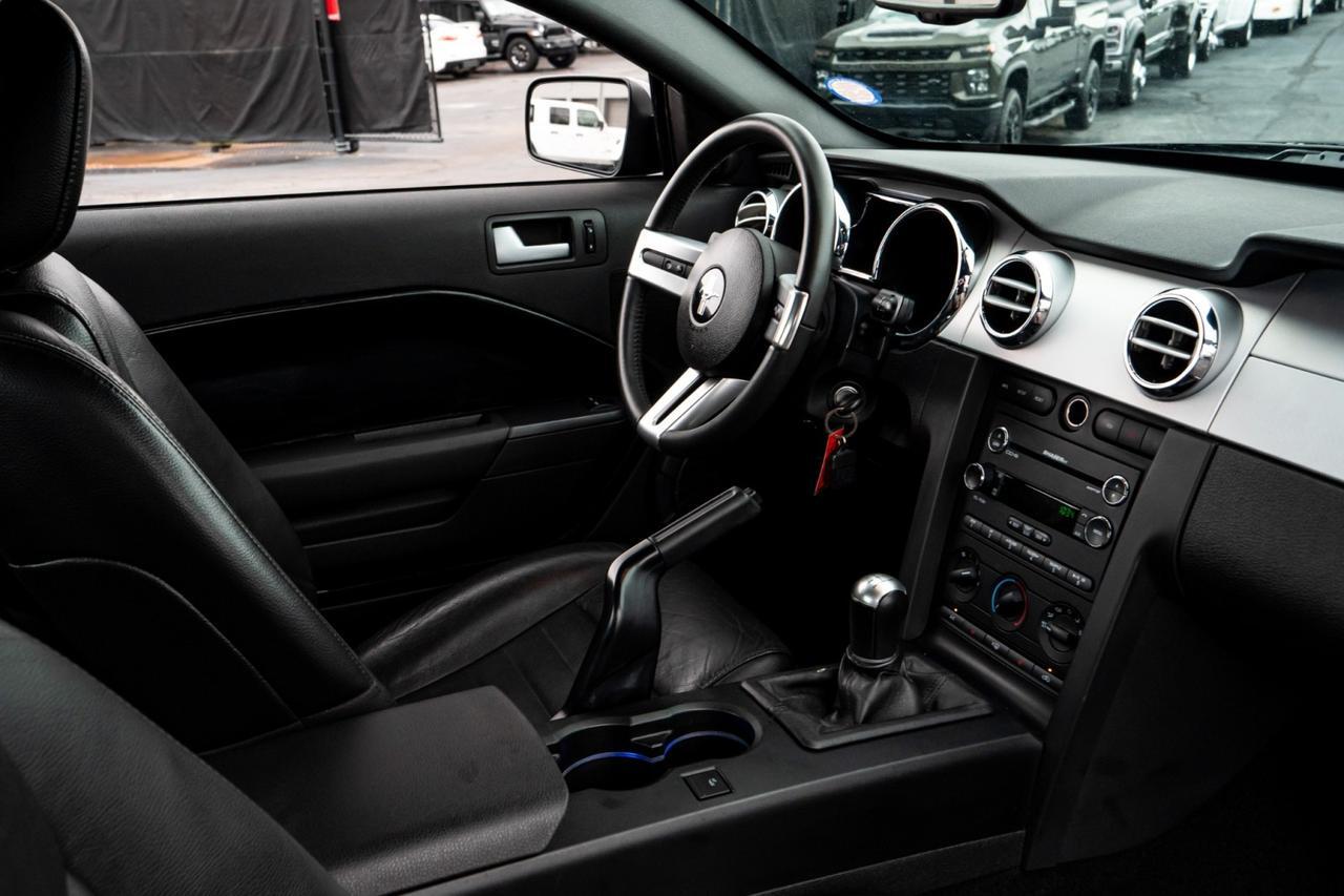 2009 Ford Mustang GT Premium / Manual / 4.6L V8 / Heated Leather Seats! Lincolnton NC