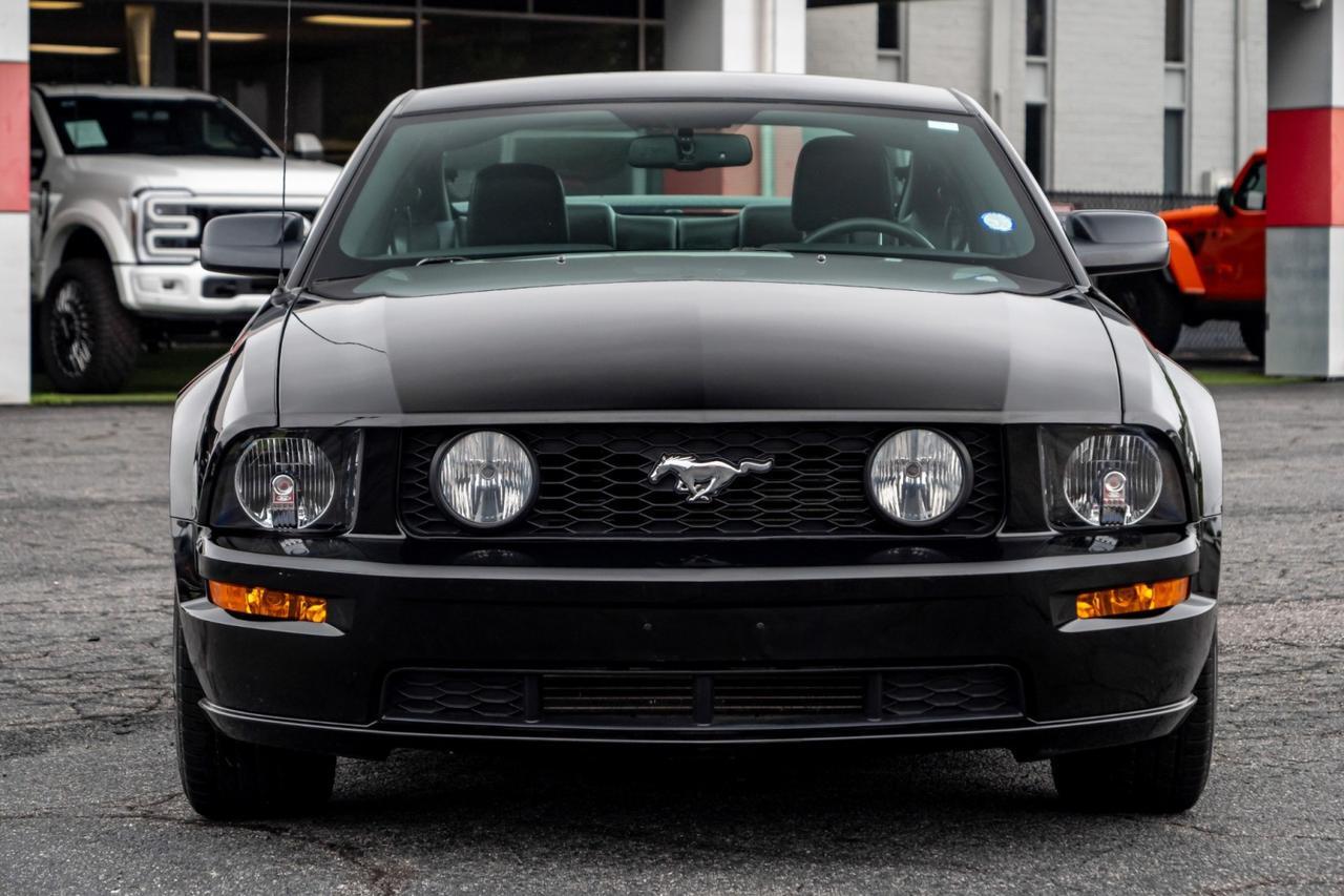 2009 Ford Mustang GT Premium / Manual / 4.6L V8 / Heated Leather Seats! Lincolnton NC
