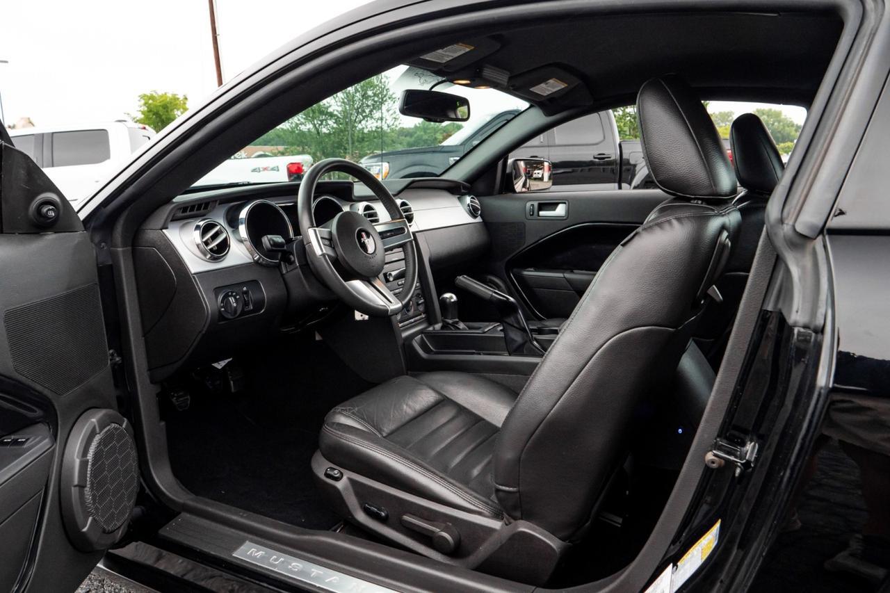 2009 Ford Mustang GT Premium / Manual / 4.6L V8 / Heated Leather Seats! Lincolnton NC