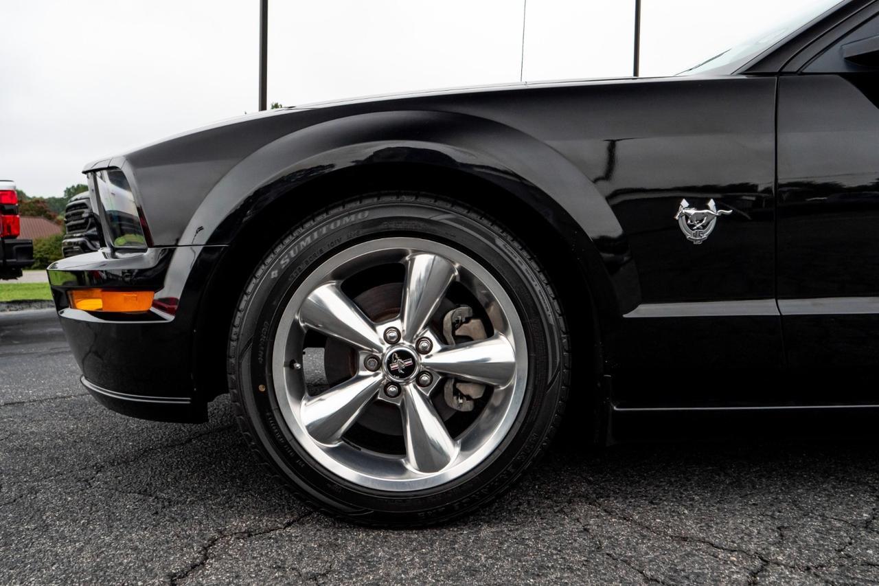 2009 Ford Mustang GT Premium / Manual / 4.6L V8 / Heated Leather Seats! Lincolnton NC
