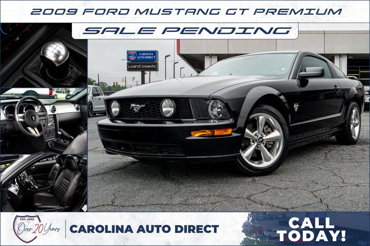 2009 Ford Mustang GT Premium / Manual / 4.6L V8 / Heated Leather Seats!