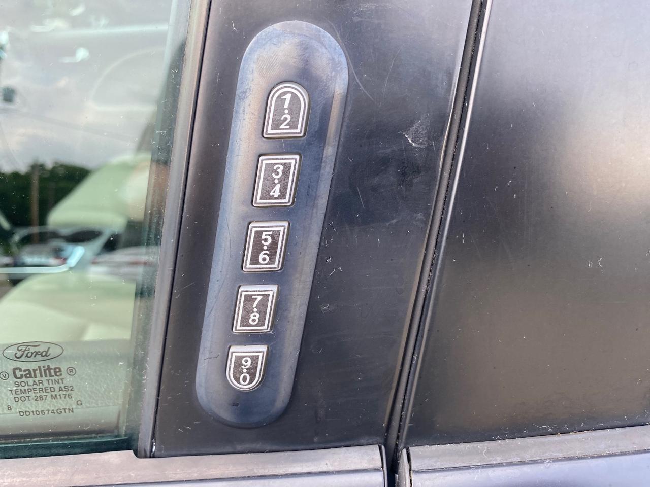 2009 Ford Taurus X SEL FWD Hastings MI