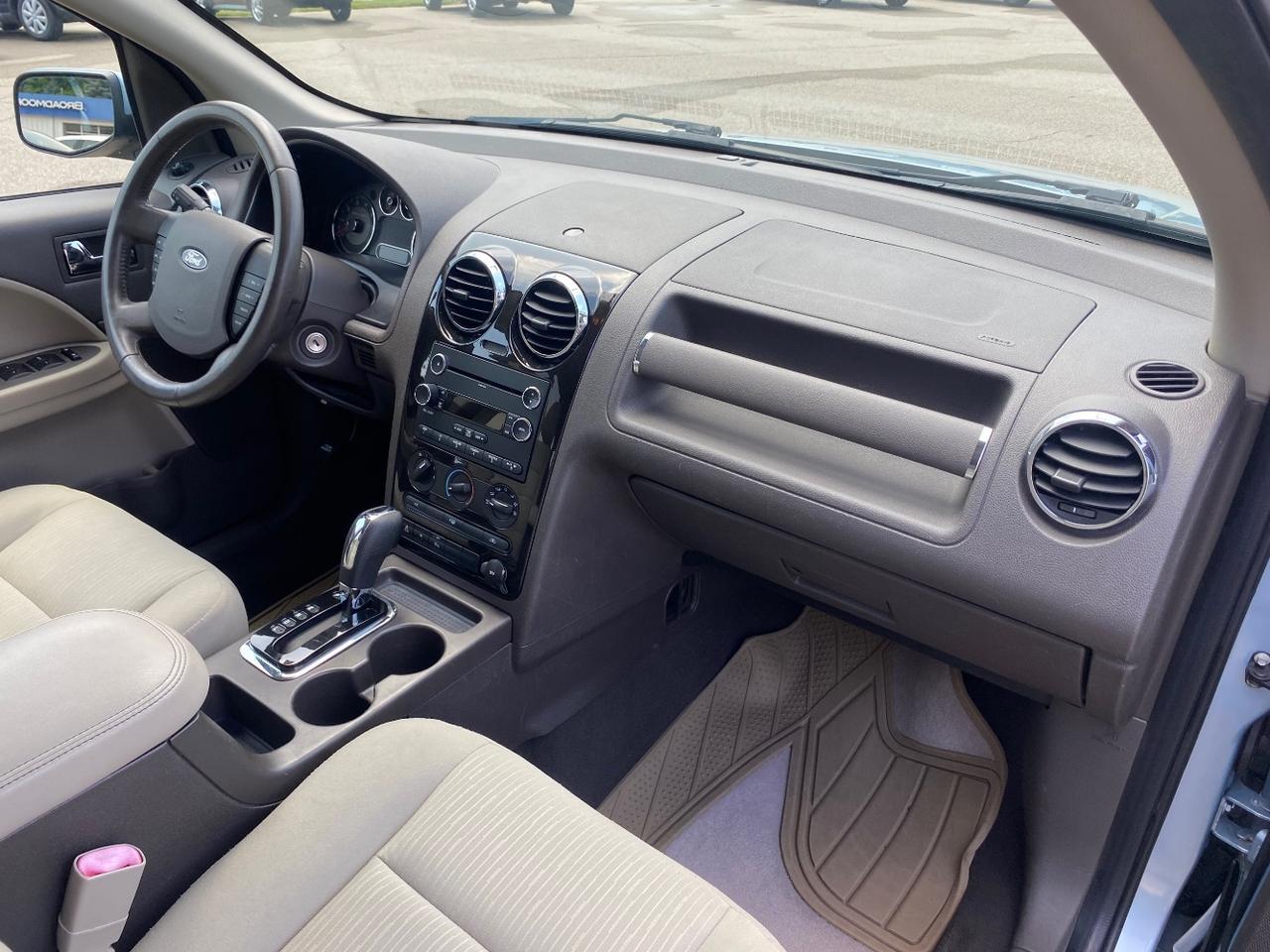 2009 Ford Taurus X SEL FWD Hastings MI