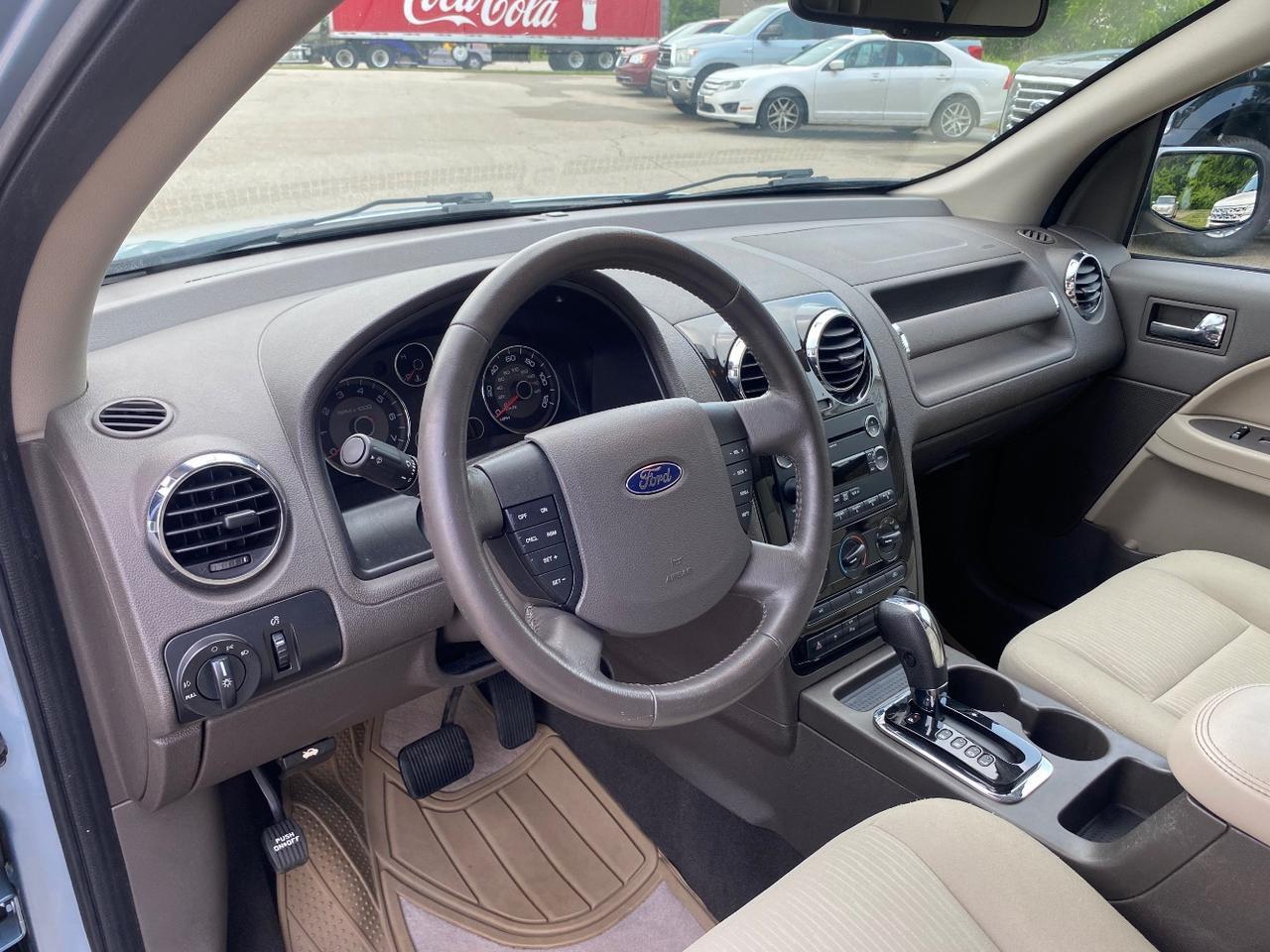 2009 Ford Taurus X SEL FWD Hastings MI