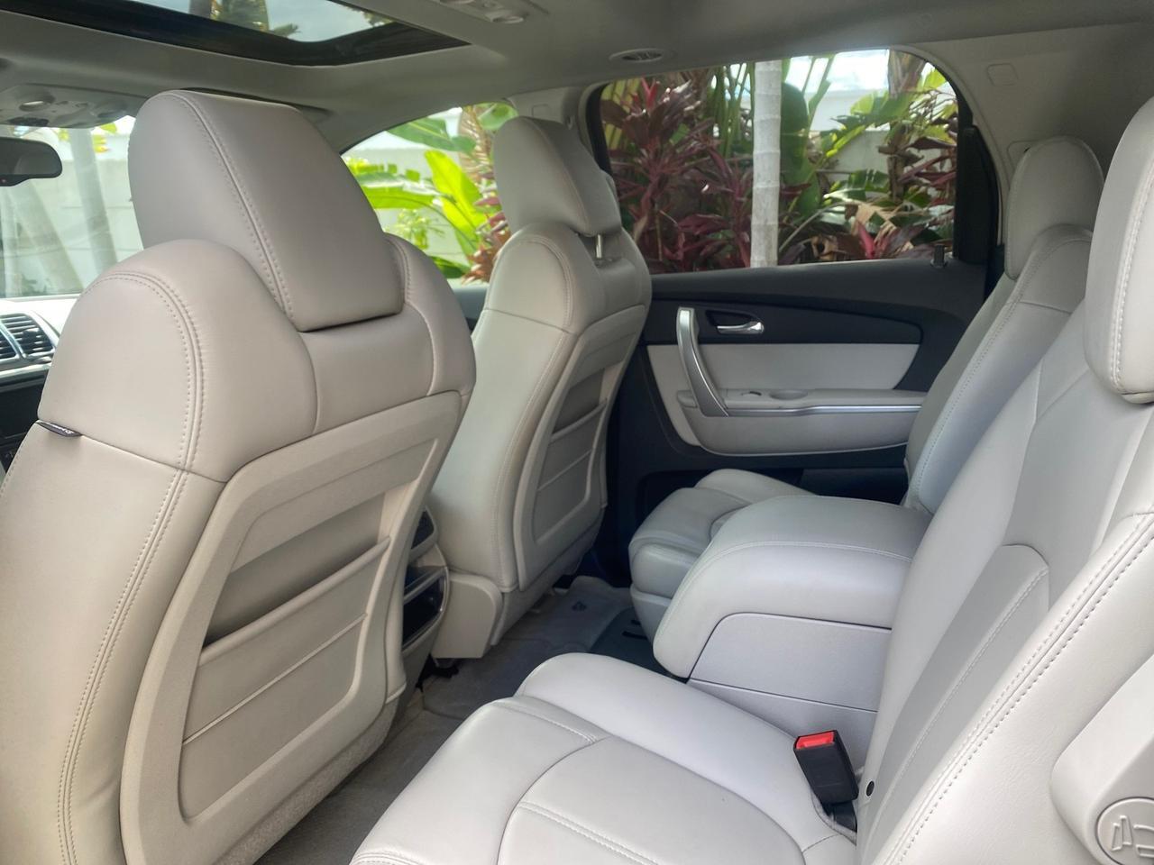 2009 GMC Acadia SLT2 LOW MILES LEATHER Pompano Beach FL