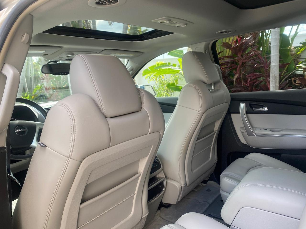 2009 GMC Acadia SLT2 LOW MILES LEATHER Pompano Beach FL