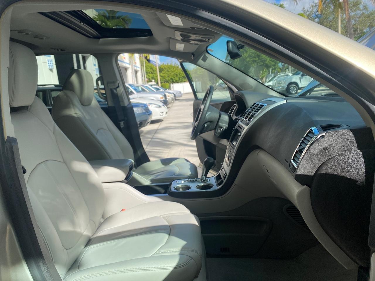 2009 GMC Acadia SLT2 LOW MILES LEATHER Pompano Beach FL