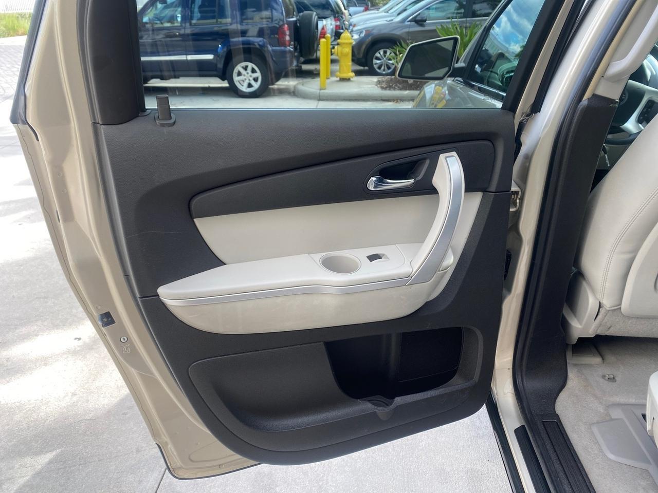 2009 GMC Acadia SLT2 LOW MILES LEATHER Pompano Beach FL