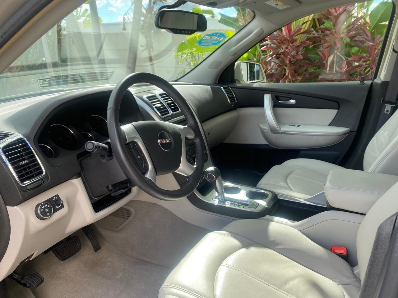 2009 GMC Acadia SLT2 LOW MILES LEATHER Pompano Beach FL