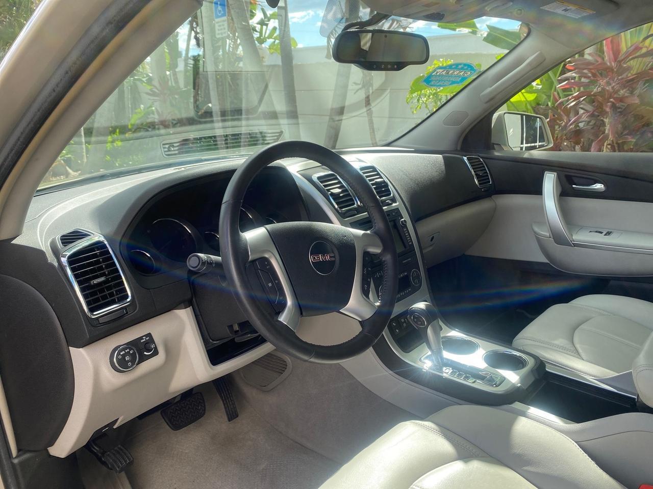 2009 GMC Acadia SLT2 LOW MILES LEATHER Pompano Beach FL