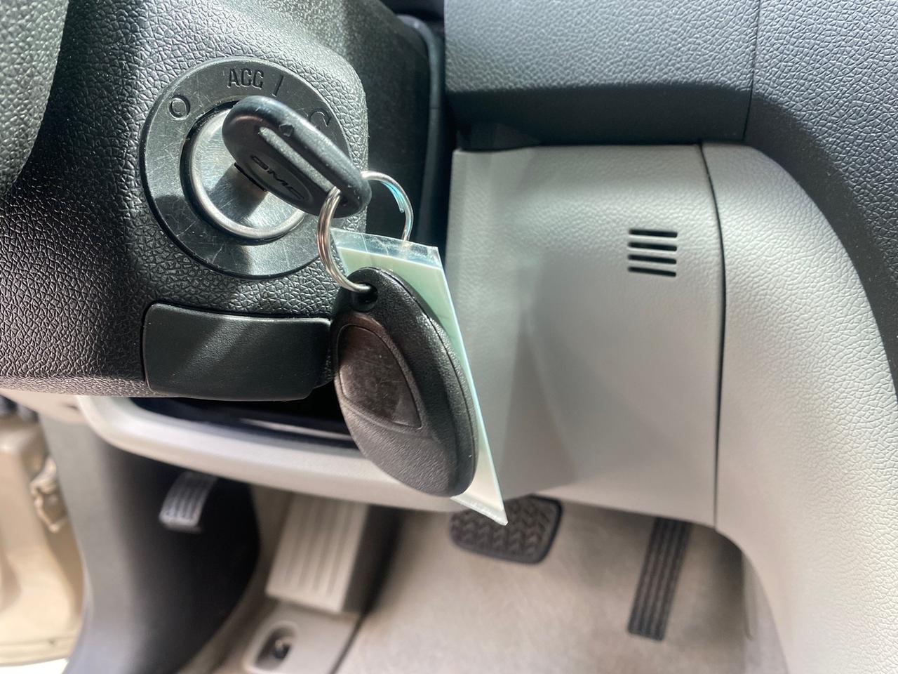 2009 GMC Acadia SLT2 LOW MILES LEATHER Pompano Beach FL