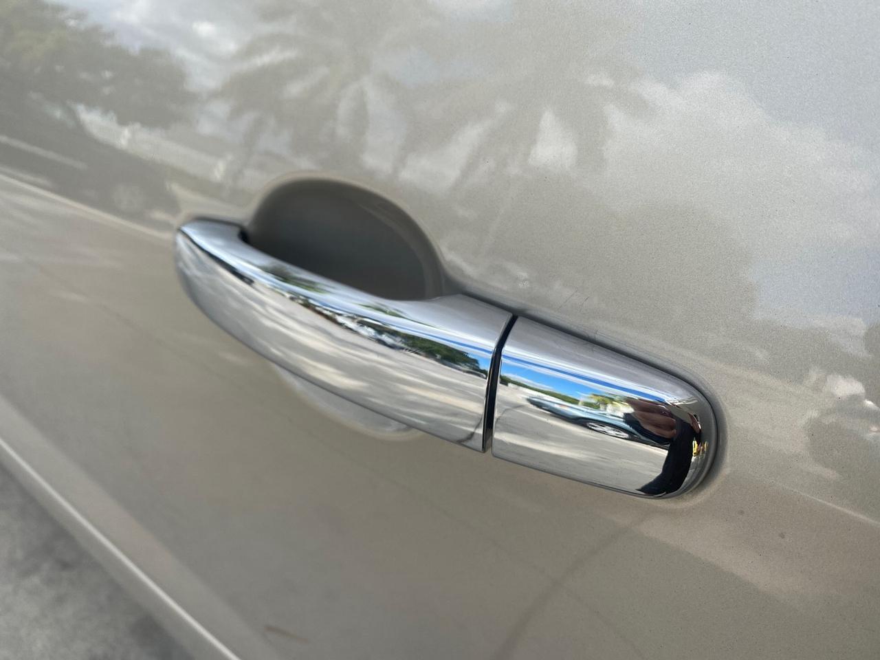 2009 GMC Acadia SLT2 LOW MILES LEATHER Pompano Beach FL