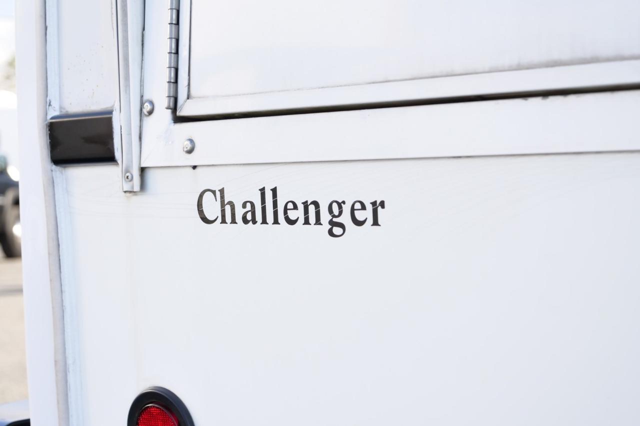 2009 GMC C4500 Champion Challenger Bus / Handicap Lift / LOW MILES! Lincolnton NC