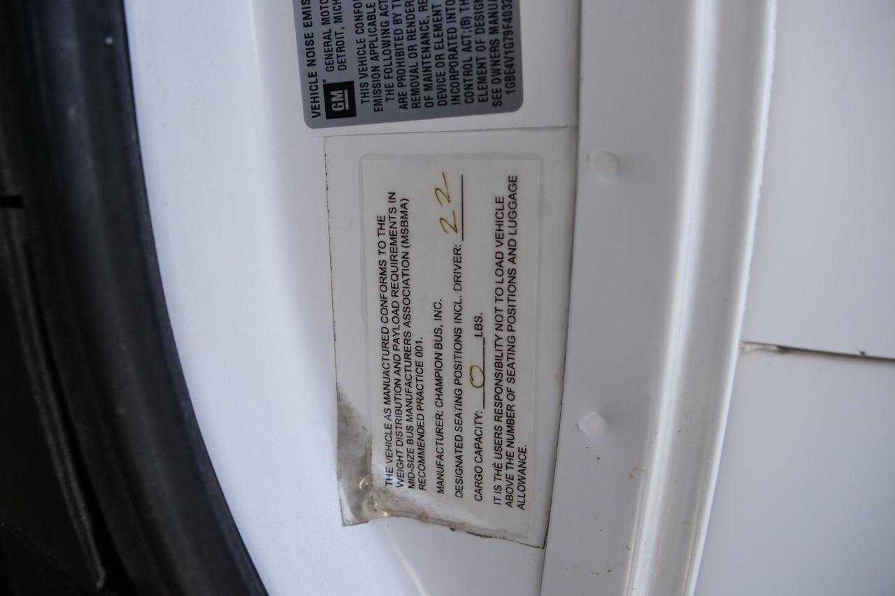 2009 GMC C4500 Champion Challenger Bus / Handicap Lift / LOW MILES! Lincolnton NC