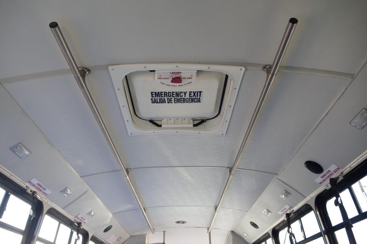 2009 GMC C4500 Champion Challenger Bus / Handicap Lift / LOW MILES! Lincolnton NC