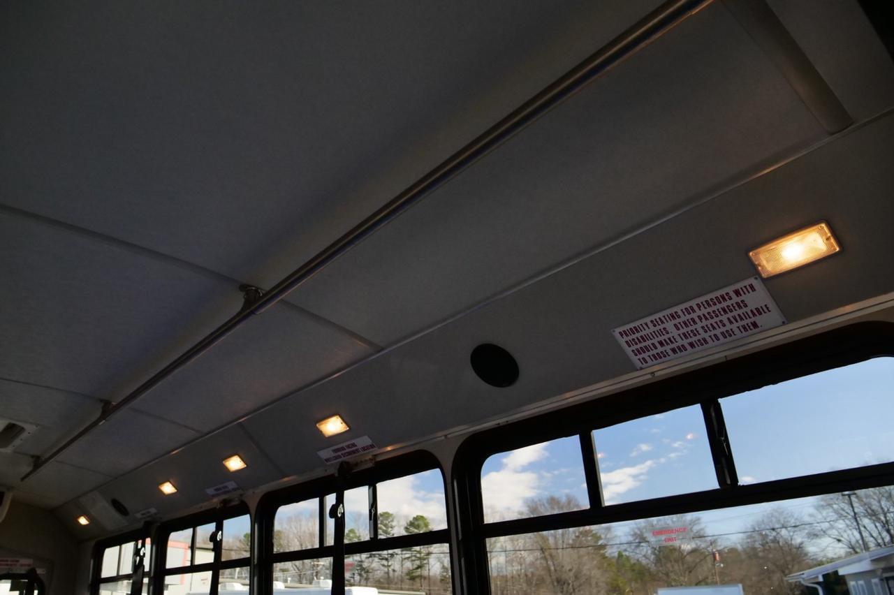 2009 GMC C4500 Champion Challenger Bus / Handicap Lift / LOW MILES! Lincolnton NC