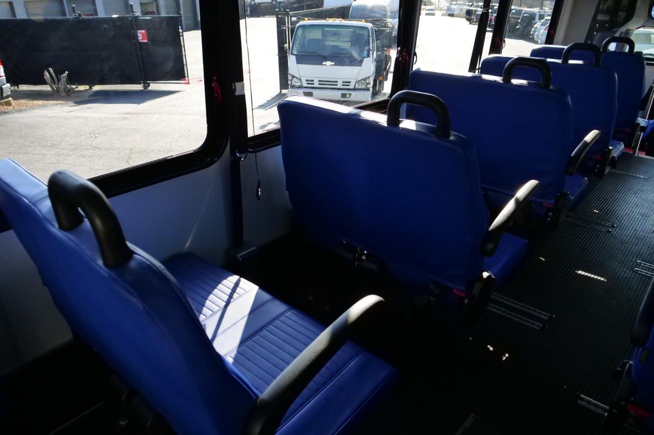 2009 GMC C4500 Champion Challenger Bus / Handicap Lift / LOW MILES! Lincolnton NC