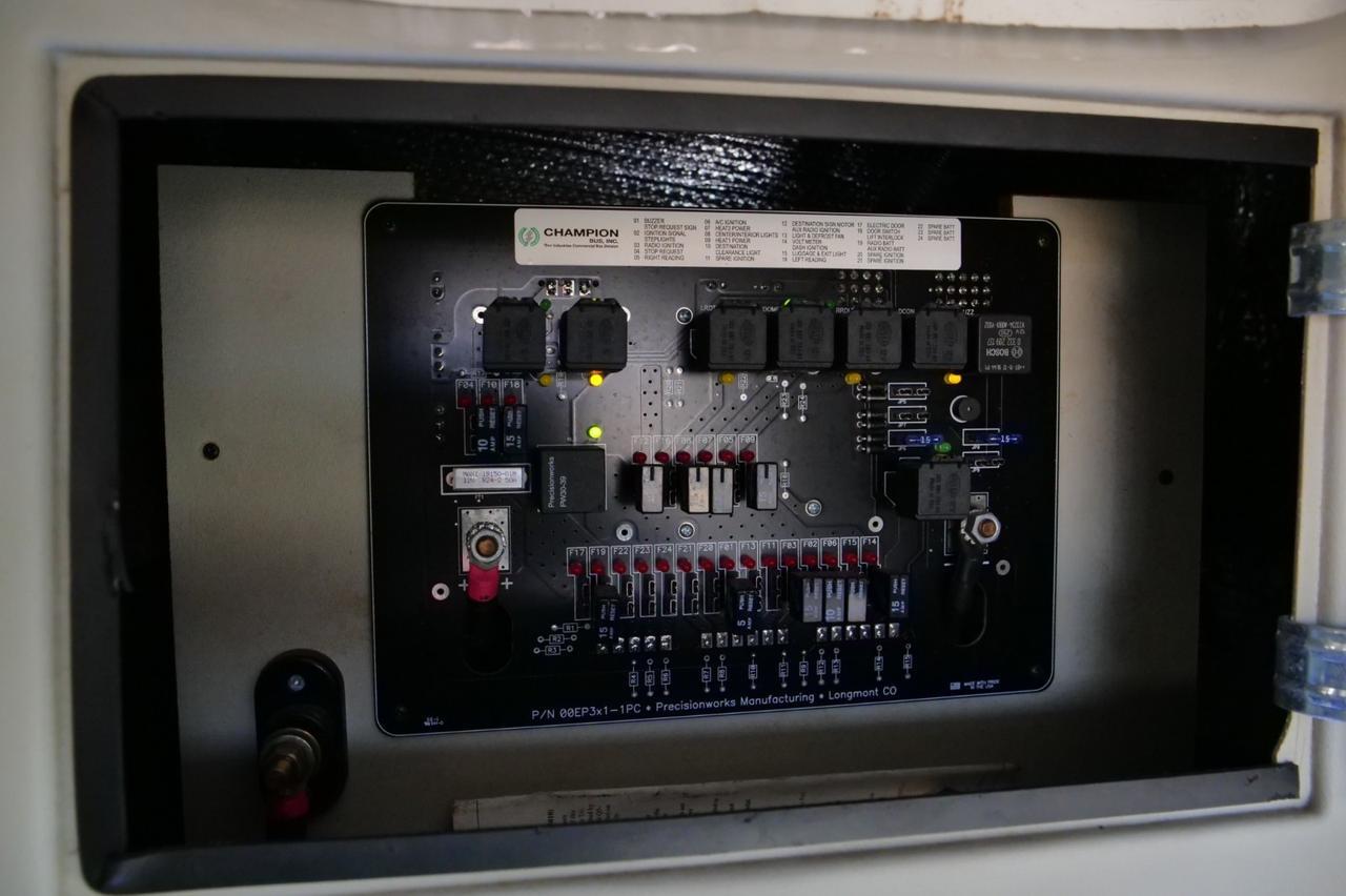 2009 GMC C4500 Champion Challenger Bus / Handicap Lift / LOW MILES! Lincolnton NC