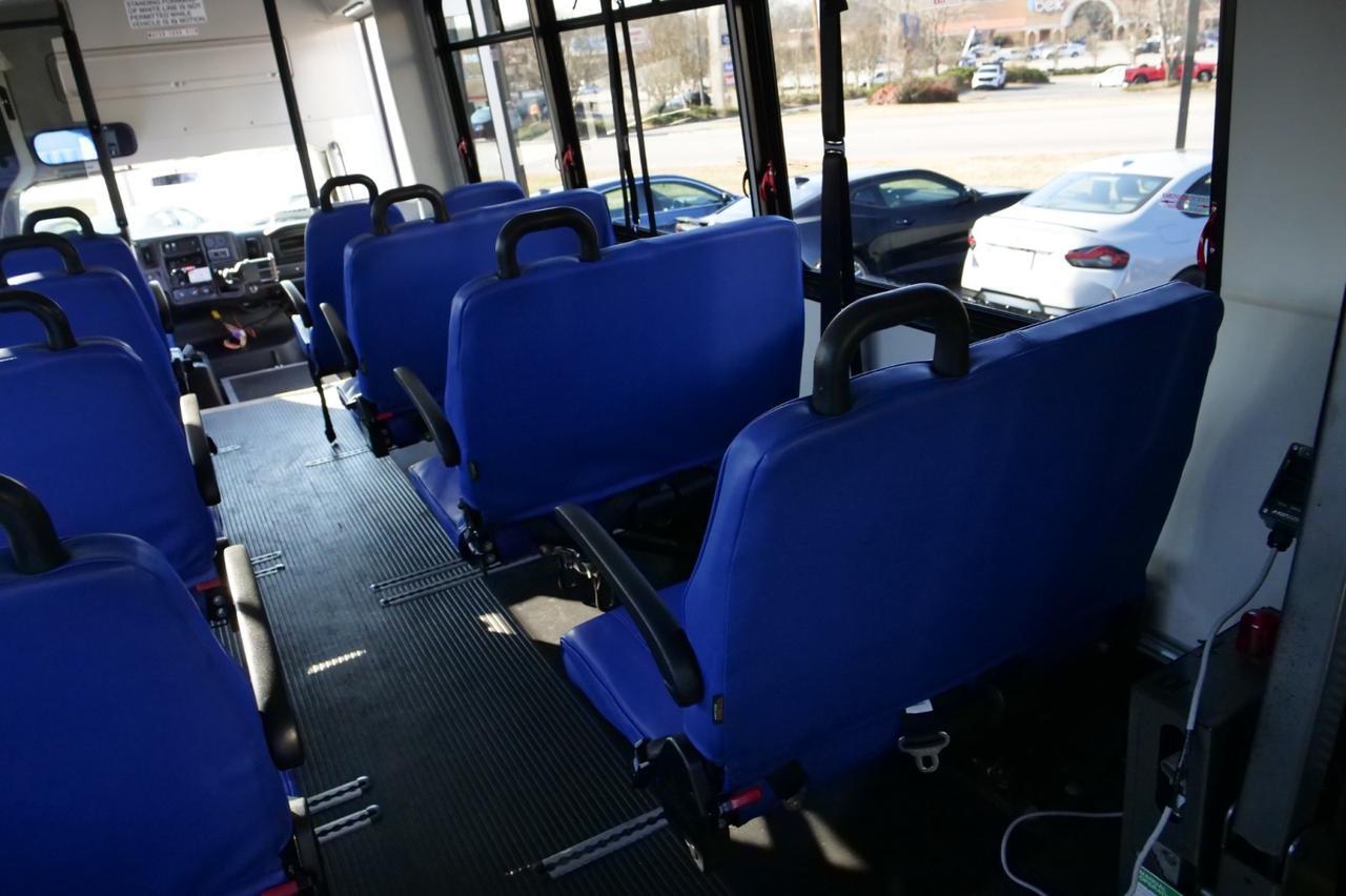 2009 GMC C4500 Champion Challenger Bus / Handicap Lift / LOW MILES! Lincolnton NC