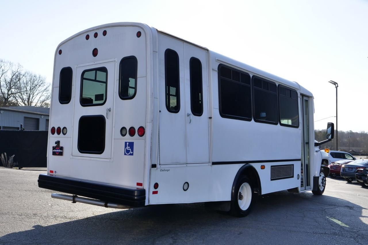 2009 GMC C4500 Champion Challenger Bus / Handicap Lift / LOW MILES! Lincolnton NC