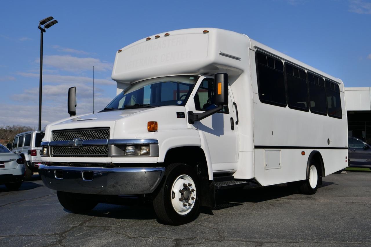 2009 GMC C4500 Champion Challenger Bus / Handicap Lift / LOW MILES! Lincolnton NC