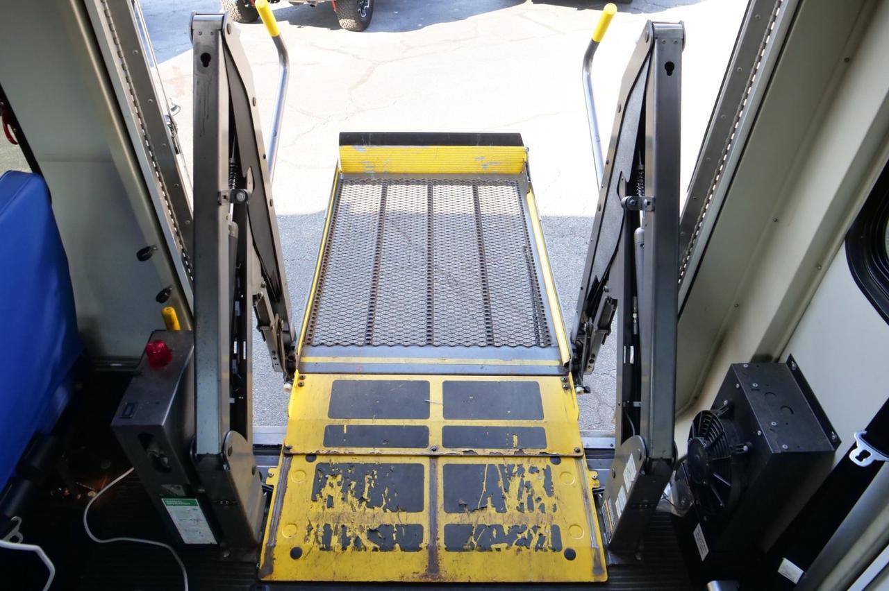 2009 GMC C4500 Champion Challenger Bus / Handicap Lift / LOW MILES! Lincolnton NC