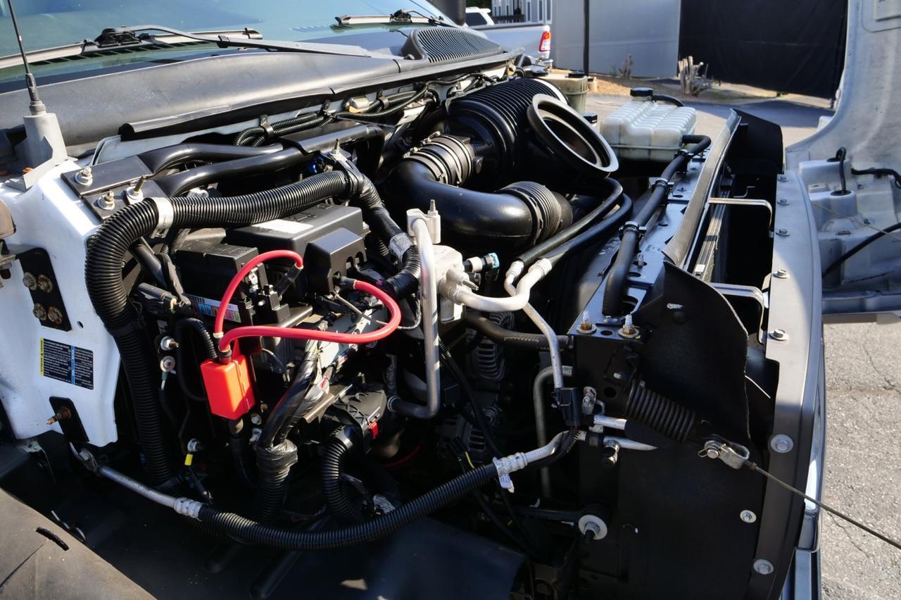 2009 GMC C4500 Champion Challenger Bus / Handicap Lift / LOW MILES! Lincolnton NC