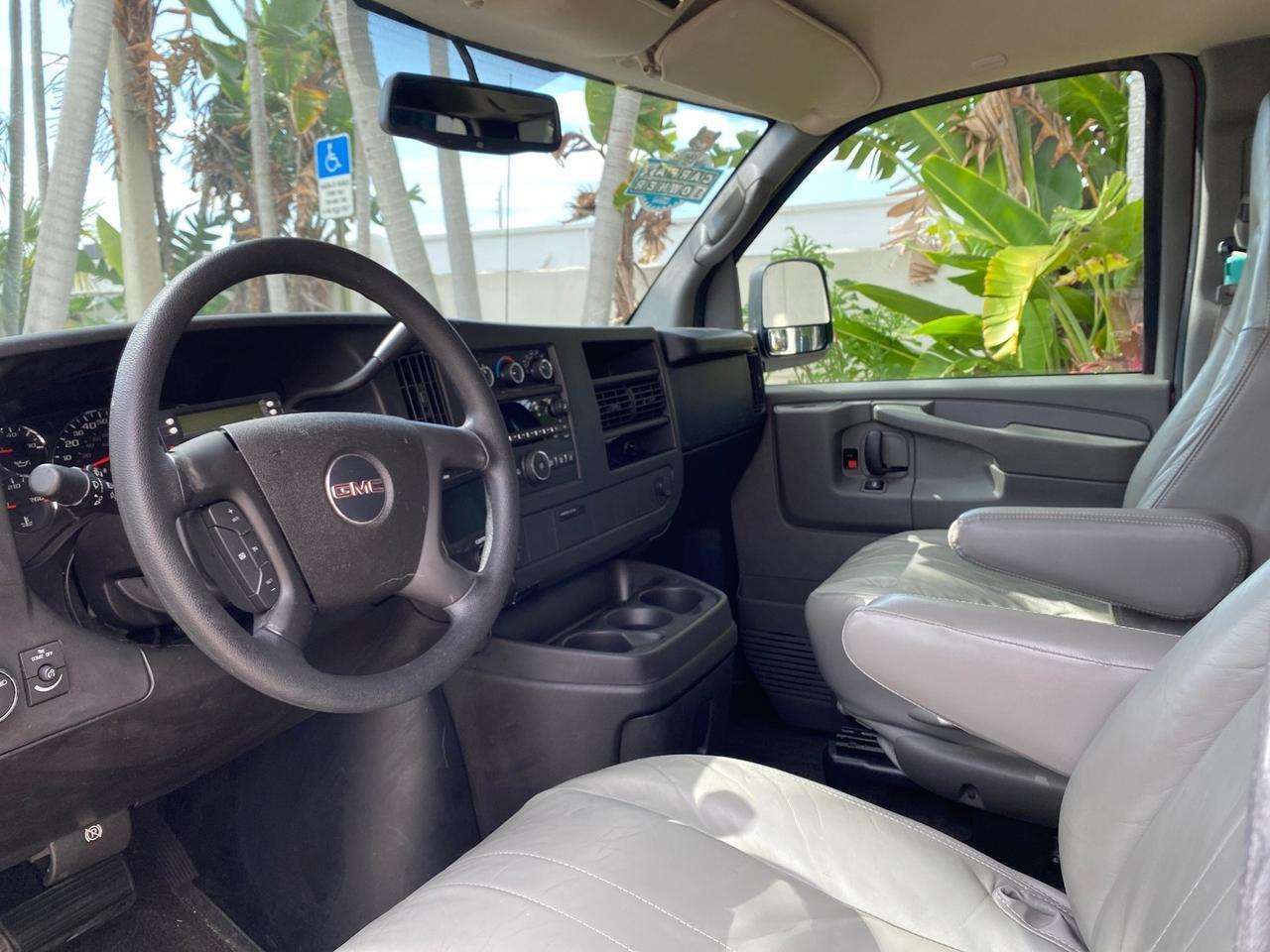 2009 GMC Savana Passenger LOW MILES 53,014 1 OWNER Pompano Beach FL